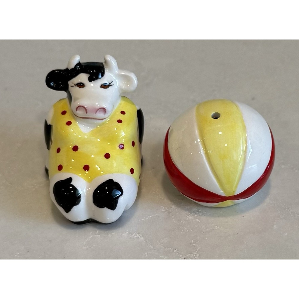 Vtg Clay Art Miniature,‎ Cow and Beach Ball Salt and Pepper Shakers, Mini S&P